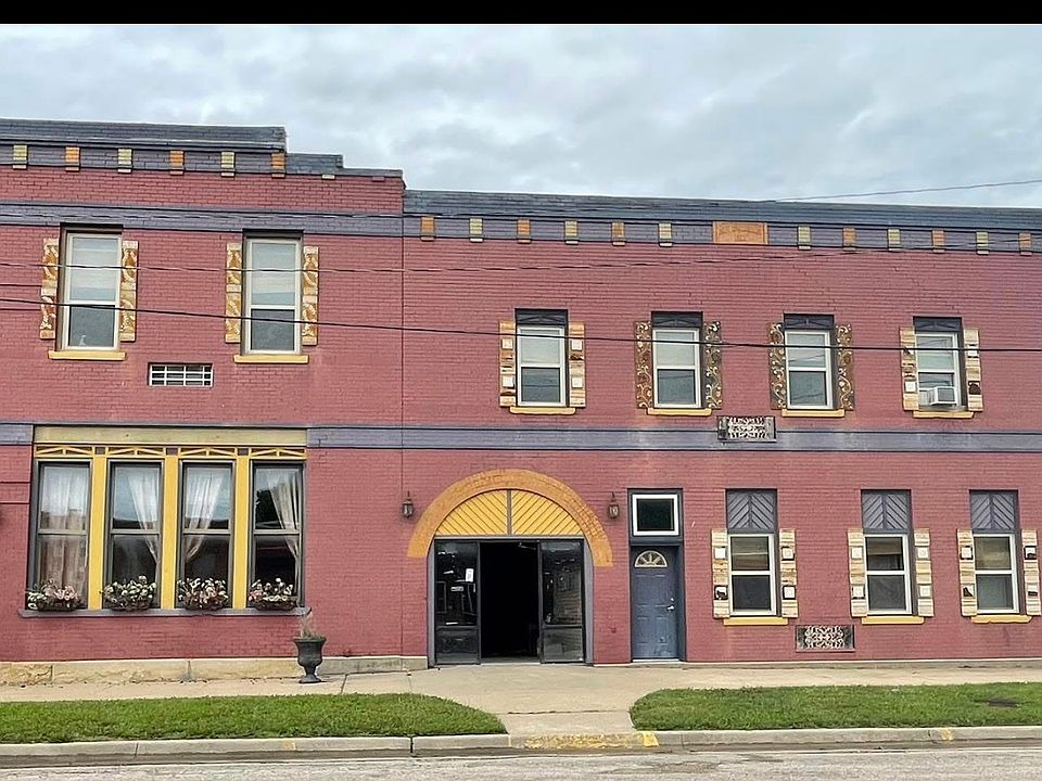 1st image of 105 N Topeka Ave
