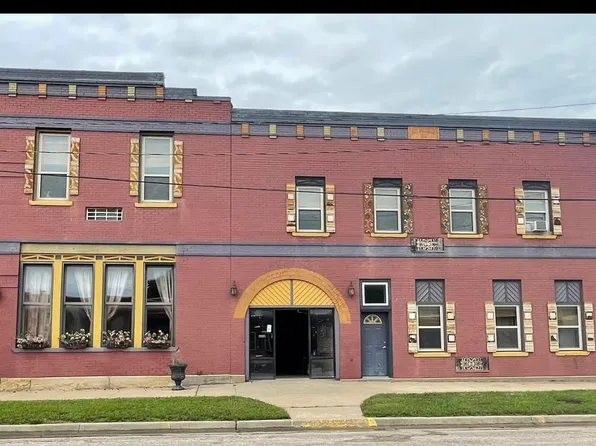 105 N Topeka Ave, Burlingame, KS 66413