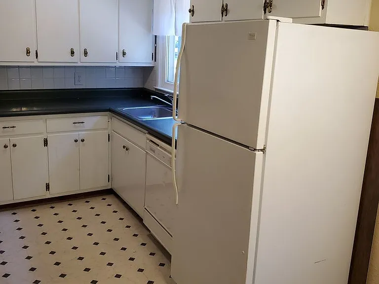 3326 S Millwood Ave — Photo 6
