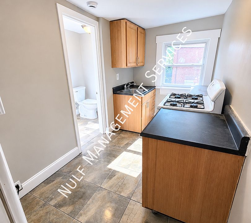 1st image of 4058 Penn Ave #2