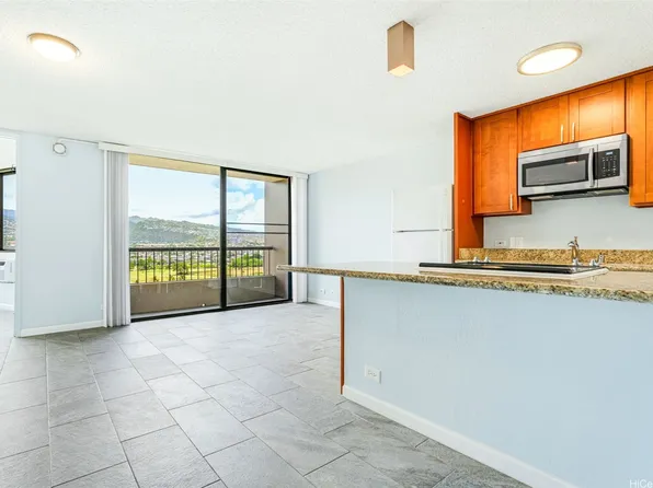 320 Liliuokalani Ave APT 1504, Honolulu, HI 96815