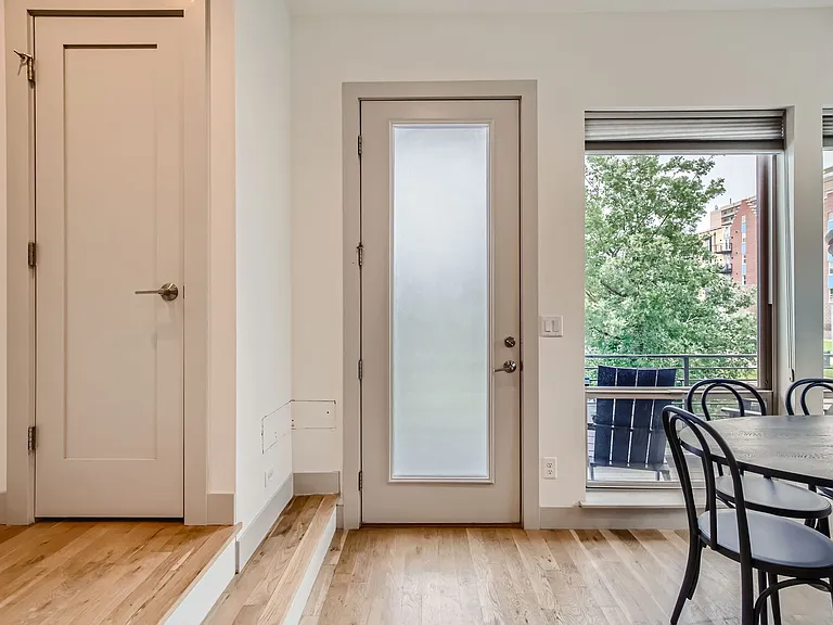 2407 Court Pl — Photo 7