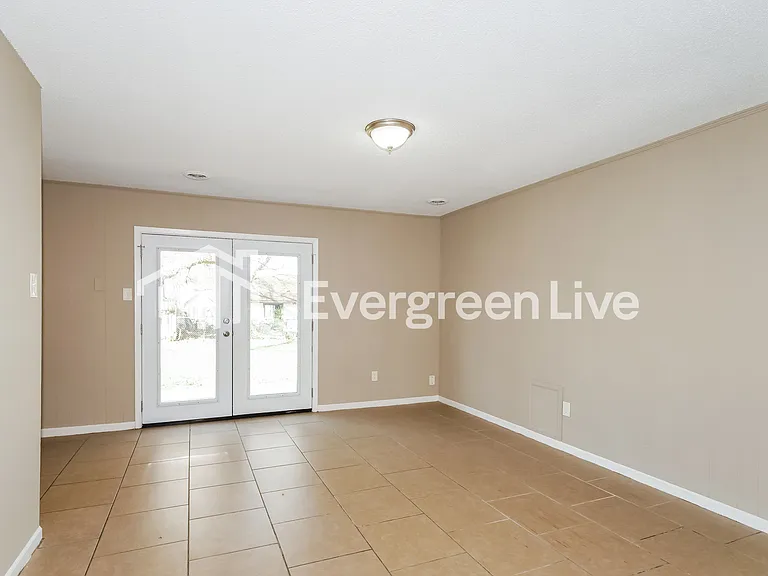6356 Leamont Dr — Photo 6