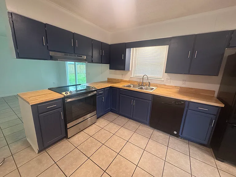206 Pineview St — Photo 4