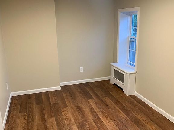 3rd image of 120 6th St Floor 1