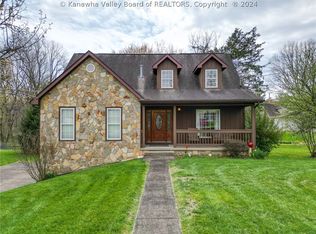 1011 Elm Dr, Hurricane, WV 25526