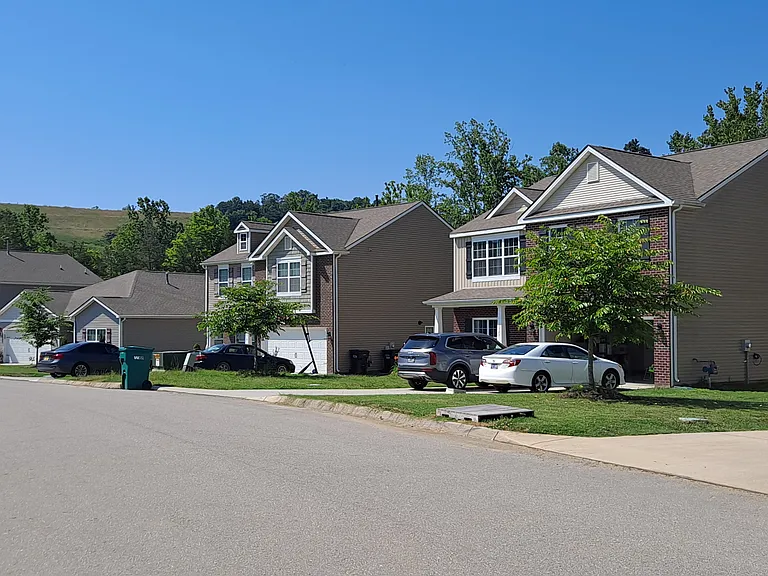 1527 Sergeant Ln — Photo 38