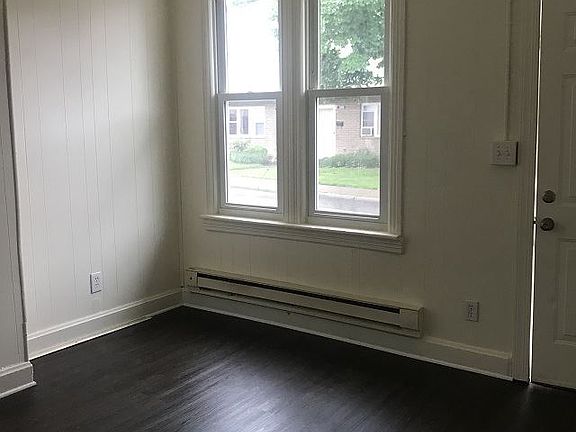 3rd image of 208 East Ave
