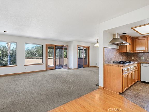 4th image of 887 N 5th St