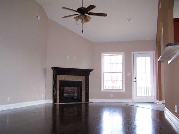 2nd image of 1716 Apache Lot 652