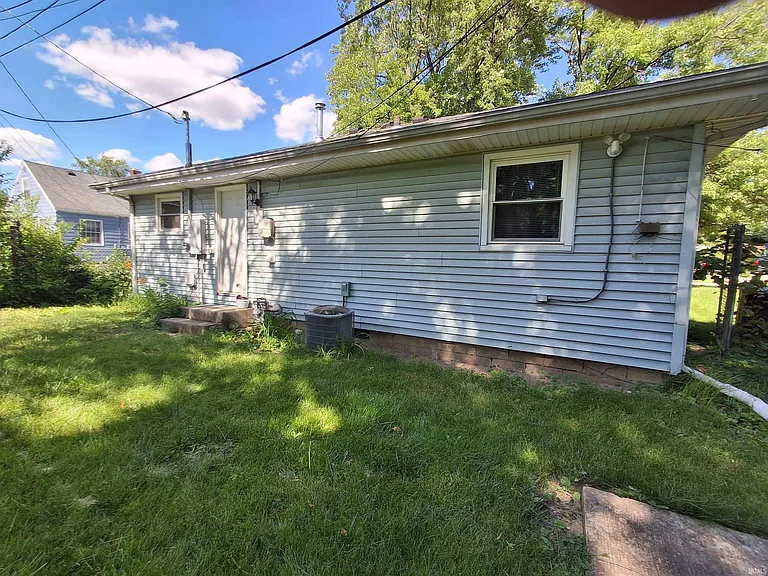 3516 Central Dr — Photo 4