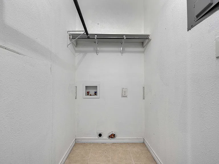 165 Division Ave — Photo 5