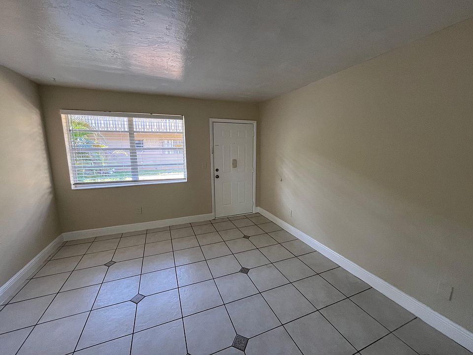 1st image of 1370 NE 119th St #137008