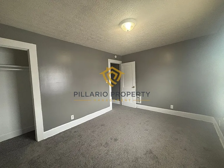 706-708 N Bosart Ave — Photo 13
