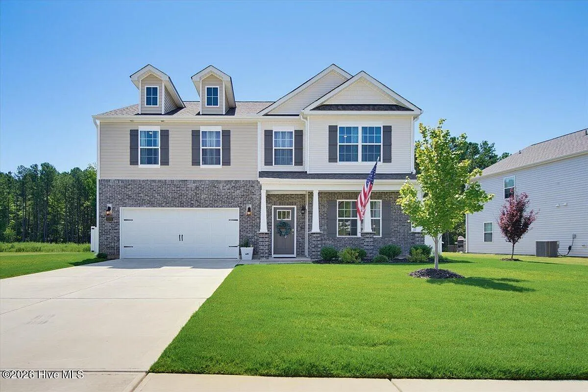4 bed, 3.5 bath, 3108 sqft, $2,750 — Photo 1