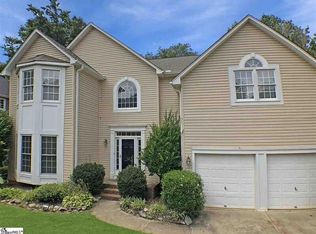 10 S Cedarbluff Ct, Greer, SC 29650