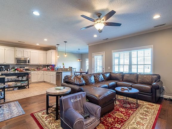 2nd image of 2117 Balclutha Ln