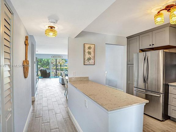 4th image of 769 Jeffery St #2-205