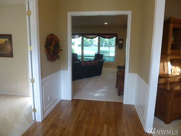 2nd image of 6501 Turnberry Ln SE