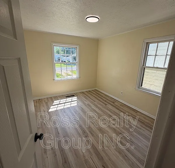 621 Brookley Blvd — Photo 3