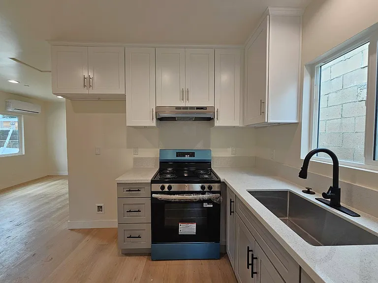 1008 S Bonnie Beach Pl #A — Photo 7
