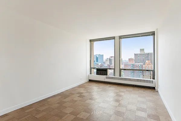 Rented by CORE | media 8