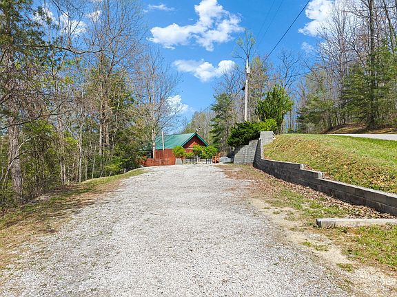 5th image of 1578 Village Dr
