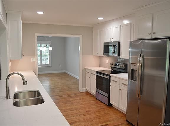 5th image of 213 E Glen Eagles Rd