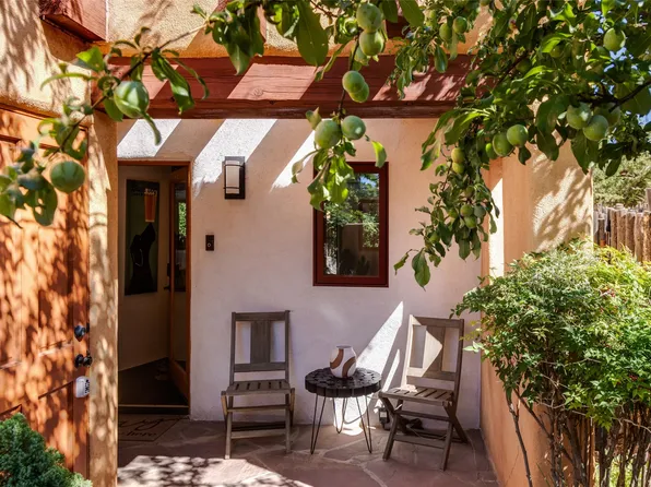 244 Casados St APT 4, Santa Fe, NM 87501