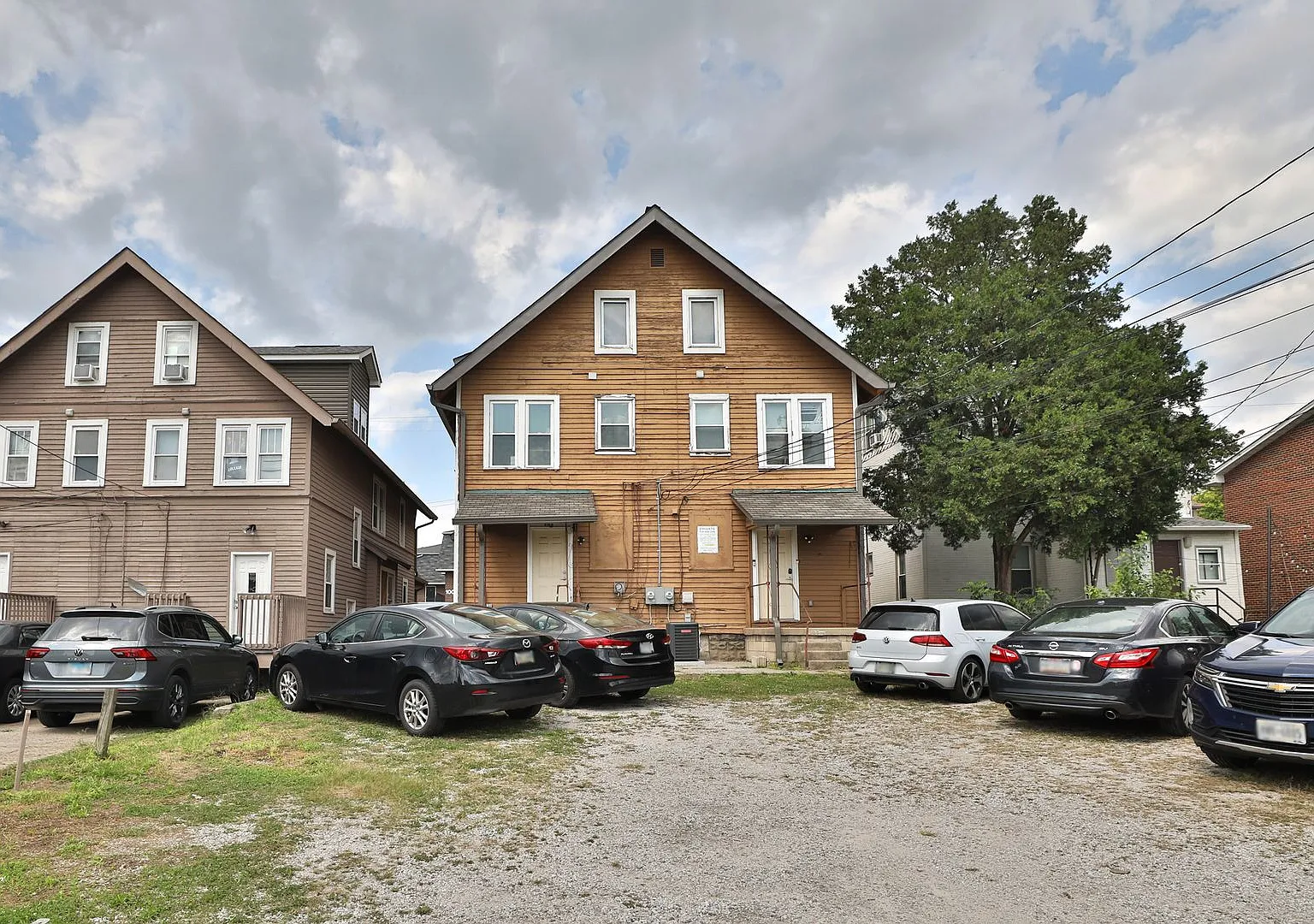 Central Campus Huge House With Private Parking — Photo 2