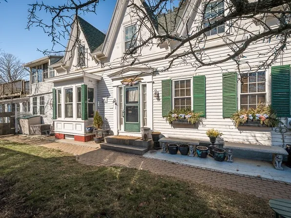 160 Washington St, Gloucester, MA 01930