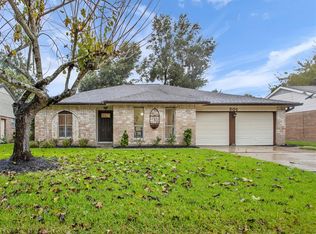 501 Brandywyne Dr, Friendswood, TX 77546