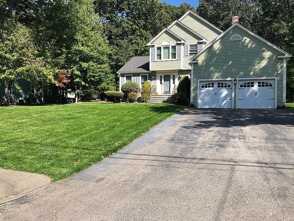 1st image of 34 Oxford Dr