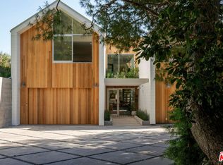 8070 Oceanus Dr, Los Angeles, CA 90046