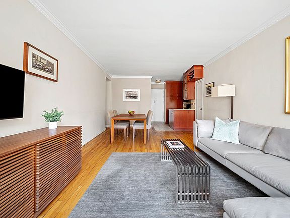 3rd image of 235 W 70th St #3FG