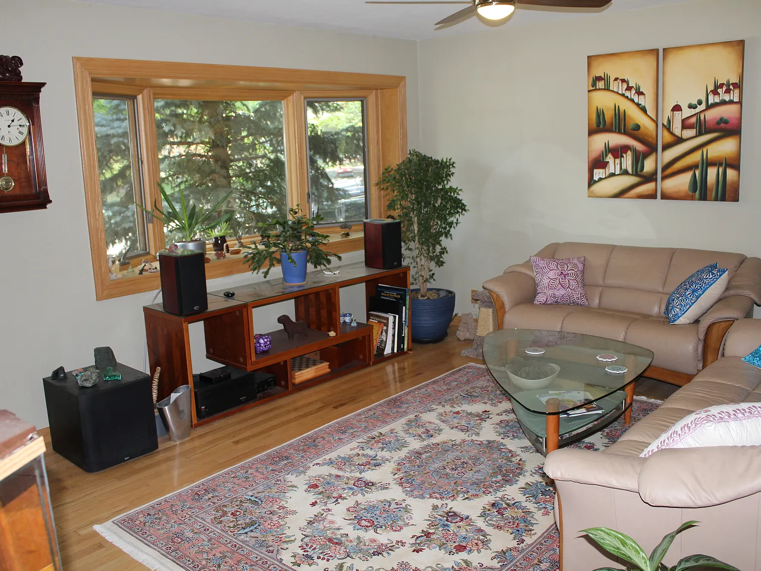 5 bed, 2023 sqft, $3,800 — Photo 2