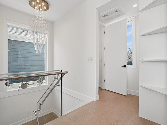 4th image of 72 E 57th Ave