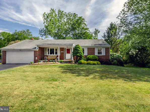 237 Fawnhill Rd, Broomall, PA 19008