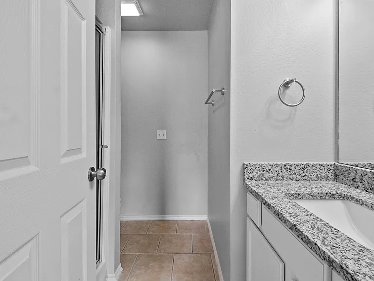 1669 N Evening Shade Dr — Photo 17