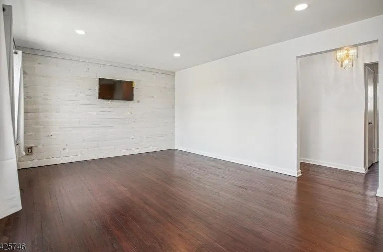 604G Chestnut St — Photo 4