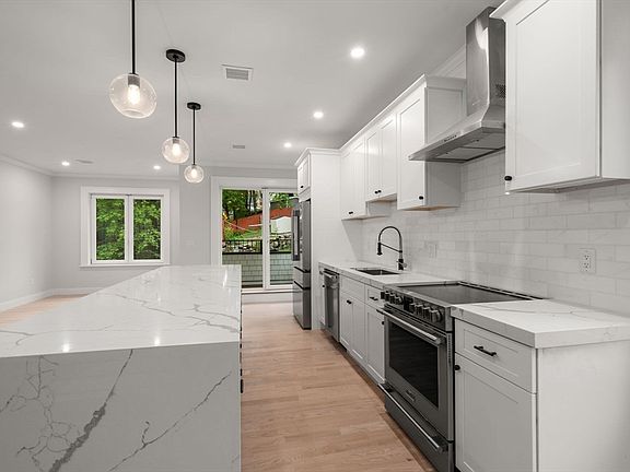3rd image of 199-201 Copeland St #4