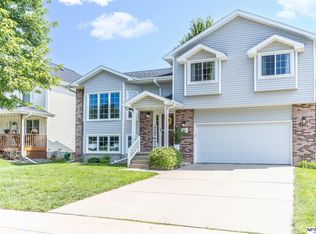 2939 Whitlock Rd, Lincoln, NE 68516