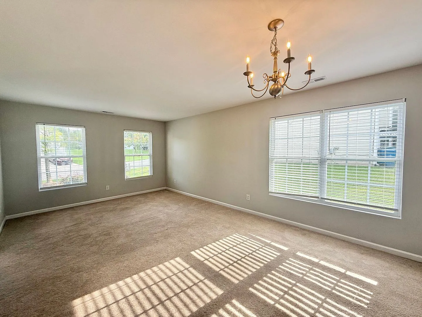 **Offering Refundable $50 Application Fees & $150 Move In Promotion** Beautiful 3bd, 2.5ba Durham... — Photo 4