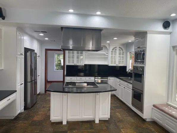 3959 Poppyseed Pl, Calabasas, CA 91302