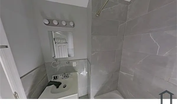 2 bed, $1,300 — Photo 3