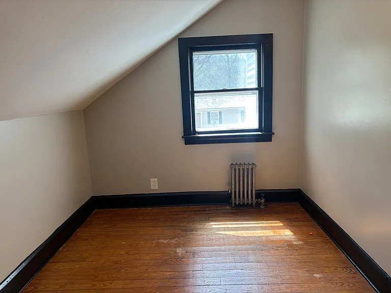 576 Abbott Ave #3 — Photo 13