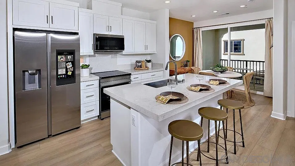 4 bed, 1704 sqft, $4,395 — Photo 1