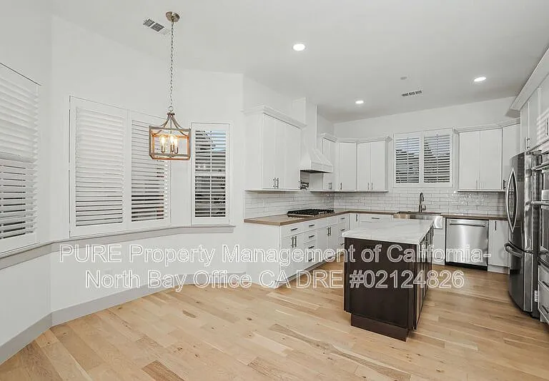 1920 Fountainview Cir — Photo 12
