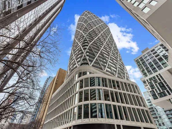 230 Simcoe St #3113, Toronto, ON M5T 0G7