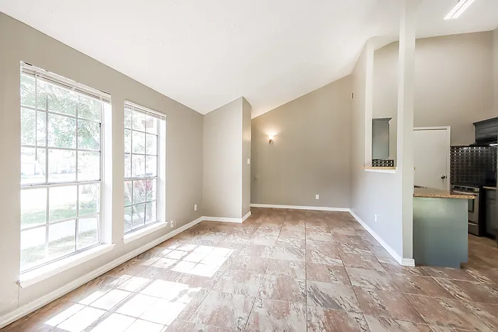 3117 Oak Rock Cir — Photo 3